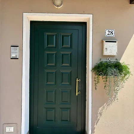 Padenghe Olive House - Ground-floor View Amid Olives Tatil Evi Padenghe sul Garda
