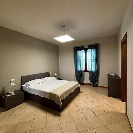 Tatil Evi Padenghe Olive House - Ground-floor View Amid Olives Padenghe sul Garda